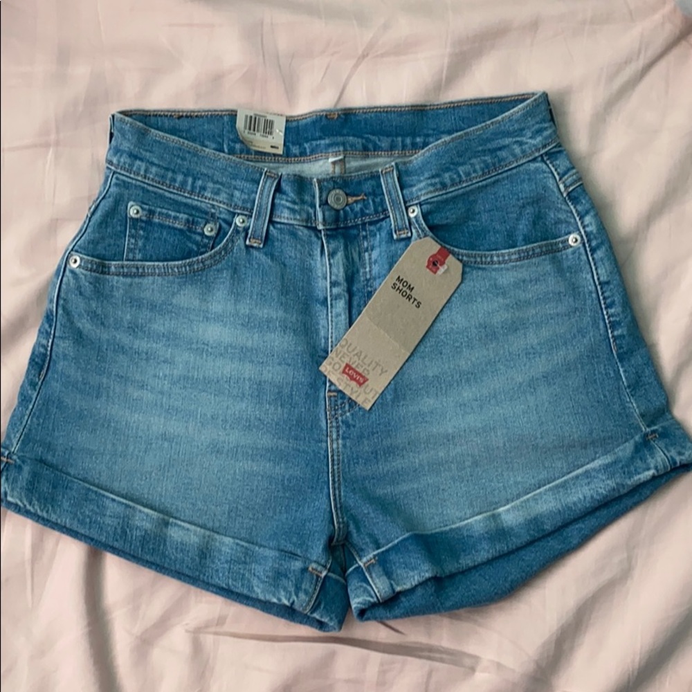 🚨SOLD 🚨Levi’s Mom Shorts